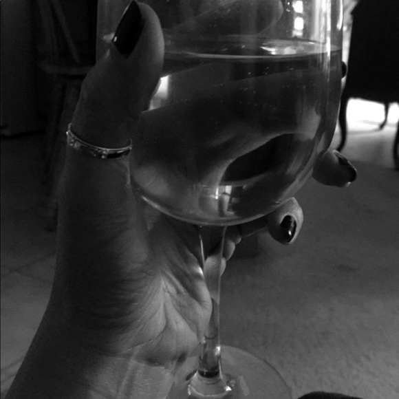 Meet your Posher, Mindy. - Picture 6 of 10